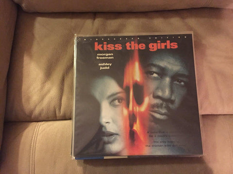 KISS THE GIRLS